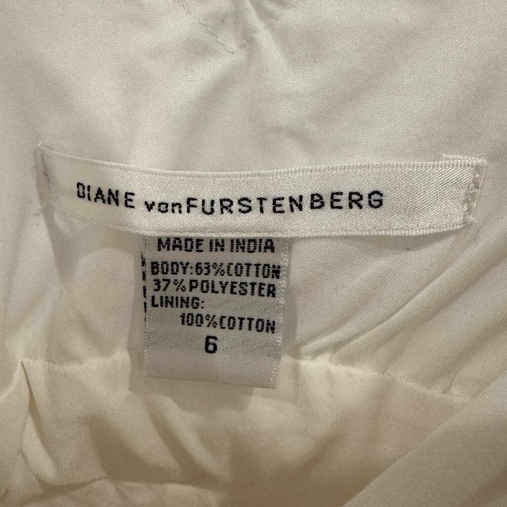 Diane Von Furstenberg White Faux Wrap Dress w/ Tie Waist, Size 6 - Picture 5 of 8